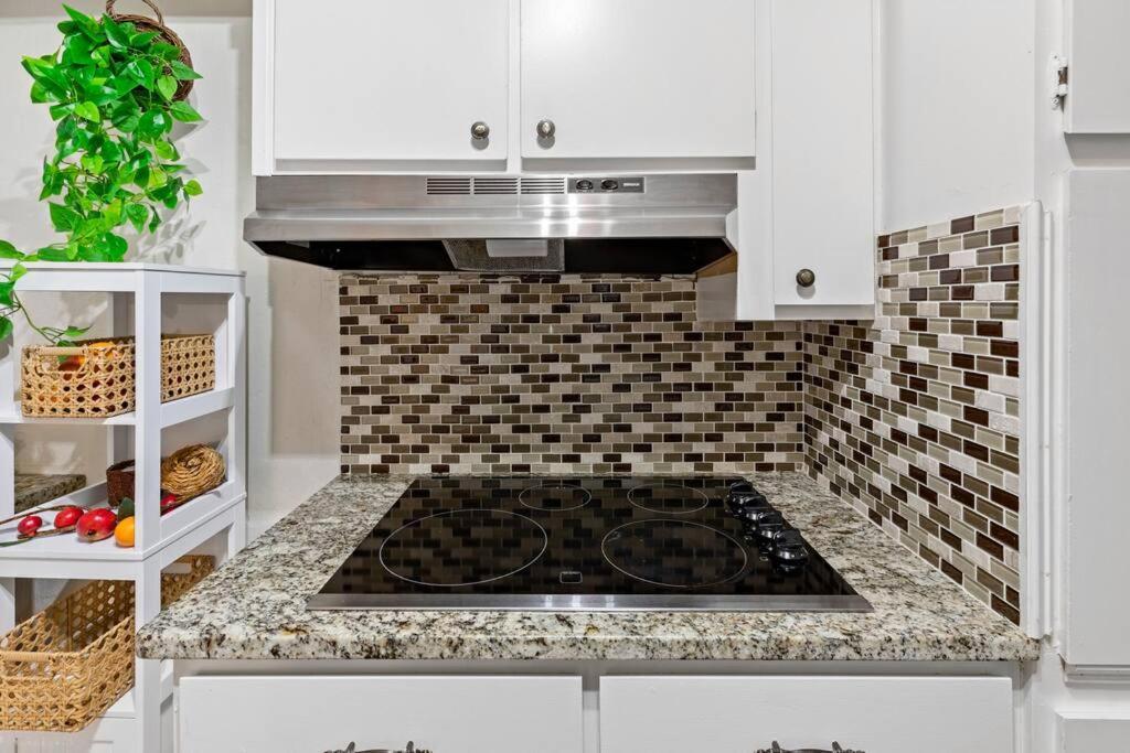 Cozy Buckhead Suite - Great Area, Free Easy Parking, Near Shops And Restaurants Atlanta Exterior photo